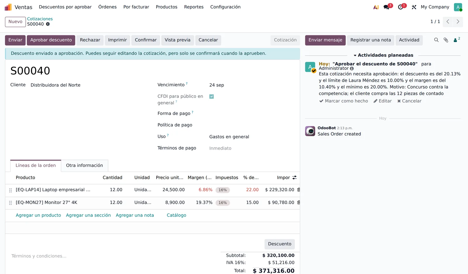 Cotizacion enviada a aprobacion con los botones Aprobar descuento y Rechazar y la actividad para el responsable
